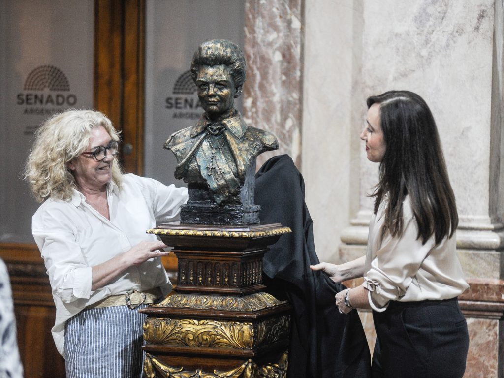Victoria Villarruel pierde a una funcionaria de confianza en el Senado mientras se tensa cada vez más su relación con Milei