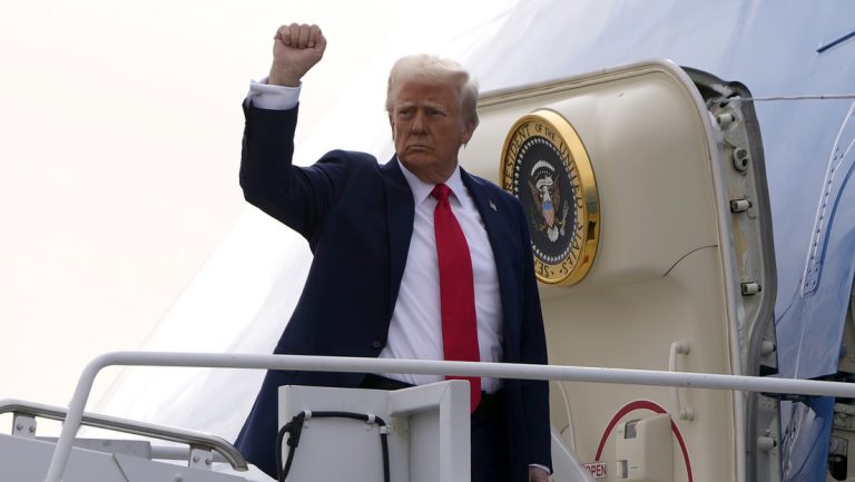 Trump, sobre el conflicto migratorio con Colombia: