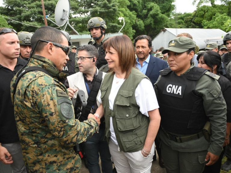 una ministra reclama hablar con el gobierno de Milei