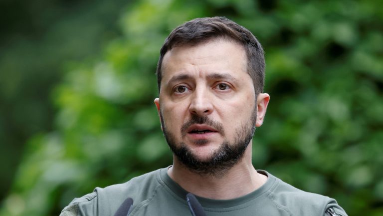 NYT: EE.UU. suspende la ayuda militar a Ucrania