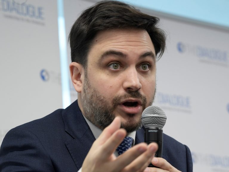 lo cuestionan por votar a favor de subir impuestos en la Ciudad