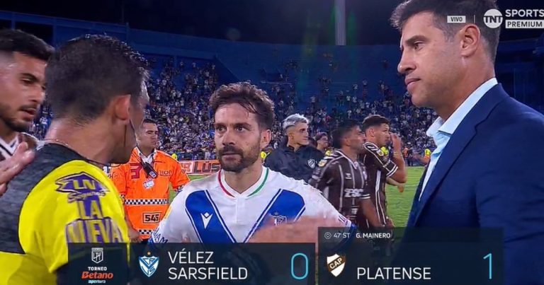Andrés Merlos a Seba Domínguez tras la derrota de Vélez: "Prendeme fuego acá" :: Olé