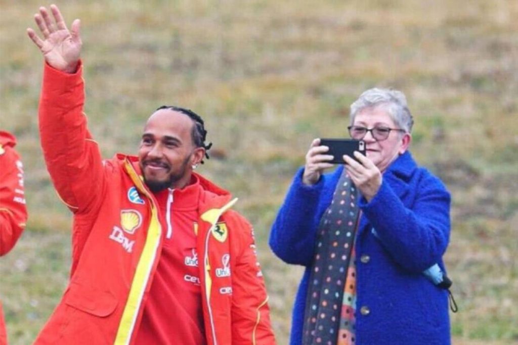 Carlos Sainz hizo llorar a su padre y Hamilton a su madre