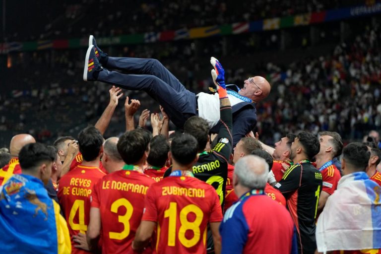 De la Fuente renueva y hoy será oficial