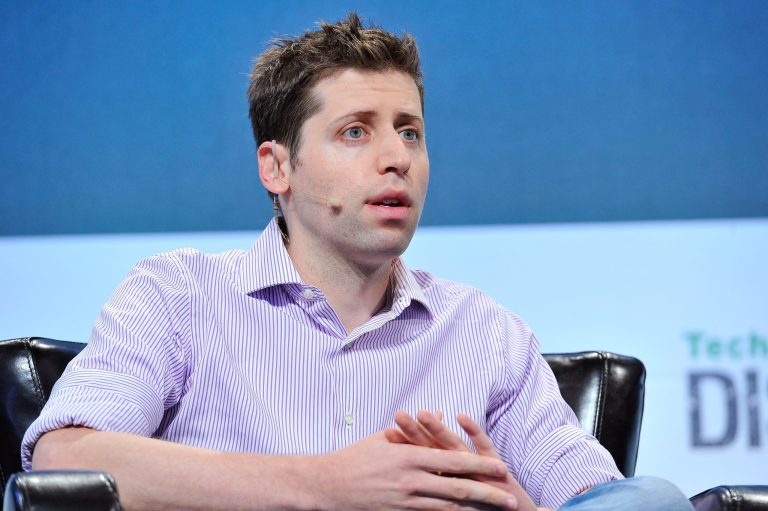 El CEO de OpenAI habla por primera vez sobre DeepSeek, la IA que destroza a ChatGPT