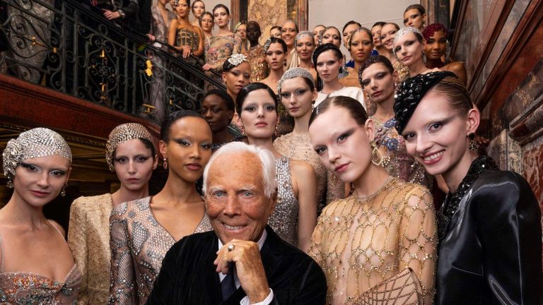 Giorgio Armani Privé primavera-verano 2025: el diseñador repasa sus 20 años de alta costura