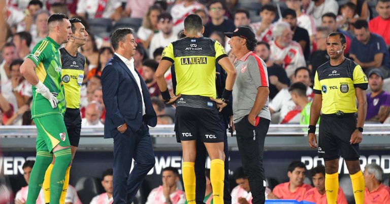 Insólito: el partido entre River e Instituto estuvo interrumpido por problemas en la transmisión :: Olé