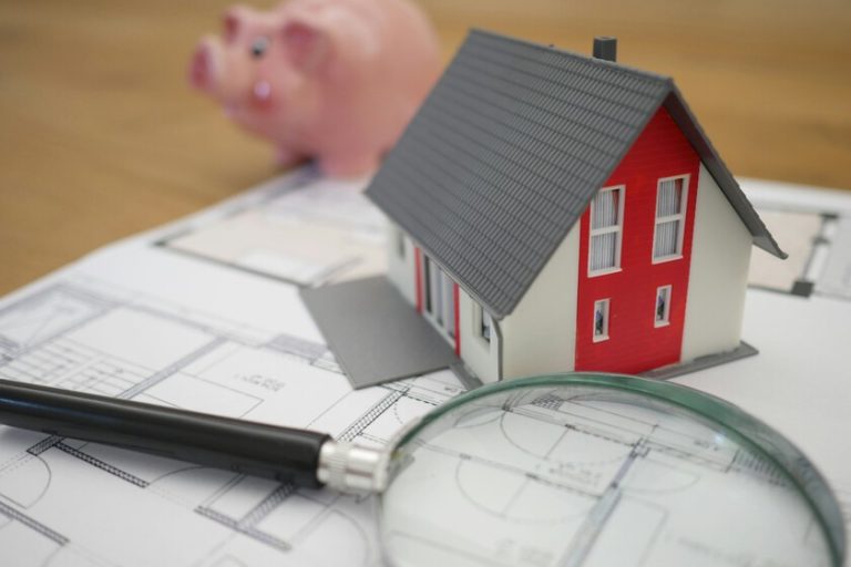 La Generación Z necesita muchísimo más dinero que las generaciones mayores para vivir bien. La mayoría confía en que lo logrará