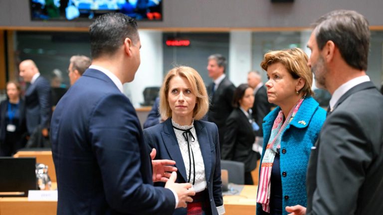 La UE esquiva el veto húngaro y prolonga las sanciones a Rusia