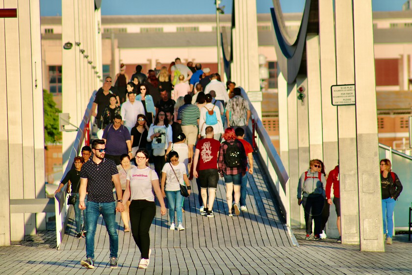 Miles de españoles viven en una ciudad y están empadronados en otra. El BOE les recuerda que se arriesgan a algo: multas