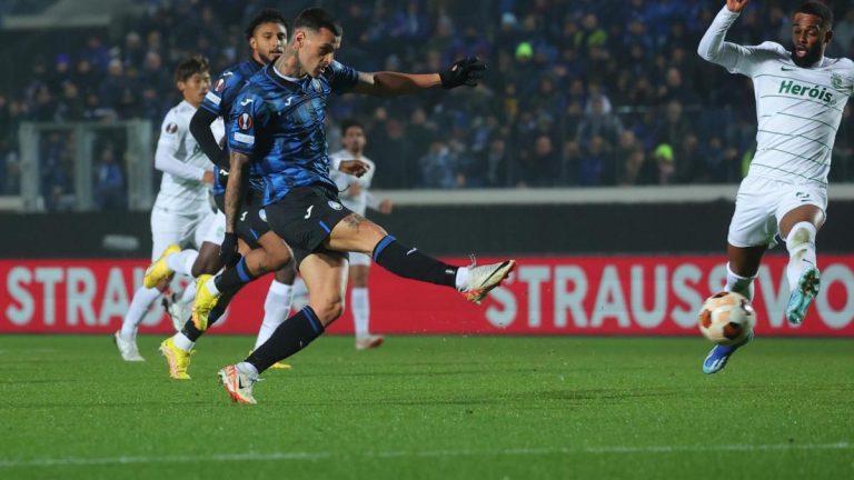 Roma, senza gioco e senza cuore. Scamacca, che gol!