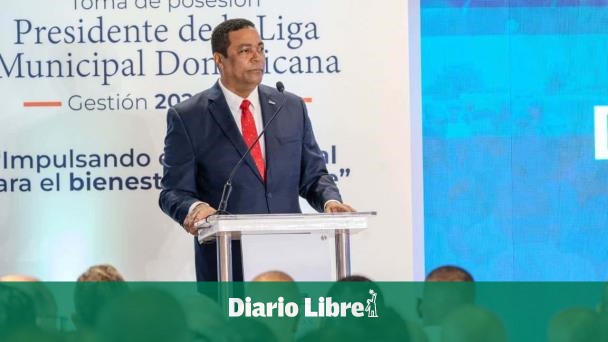 Víctor D´Aza asume nuevo periodo en la Liga Municipal Dominicana