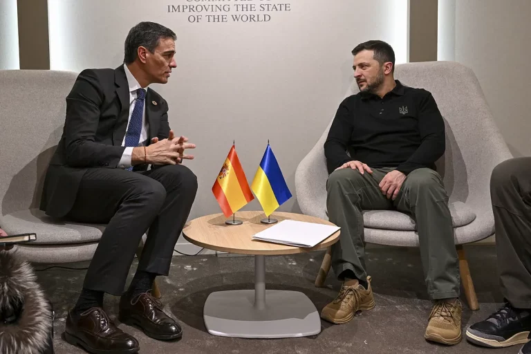 "El gasto militar de España es muy bajo" y "es hora de invertir": Bruselas, Trump y la OTAN presionan a Sánchez para que destine más dinero a Defensa