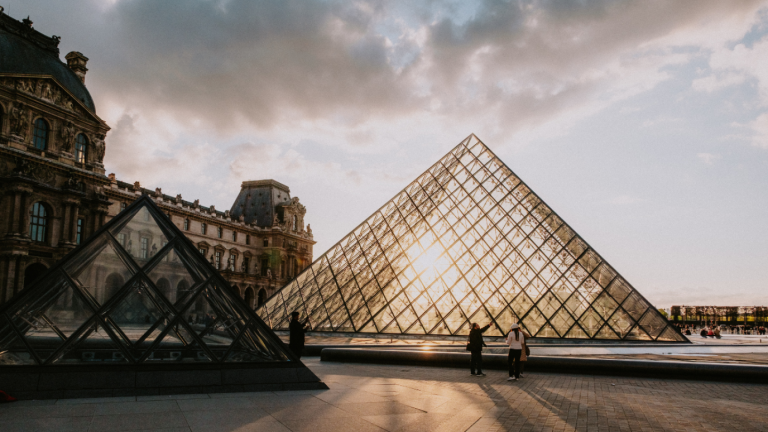 ¿Cuánto cuesta asistir a Le Grand Dîner du Louvre, el evento de moda más importante del Museo de Louvre?
