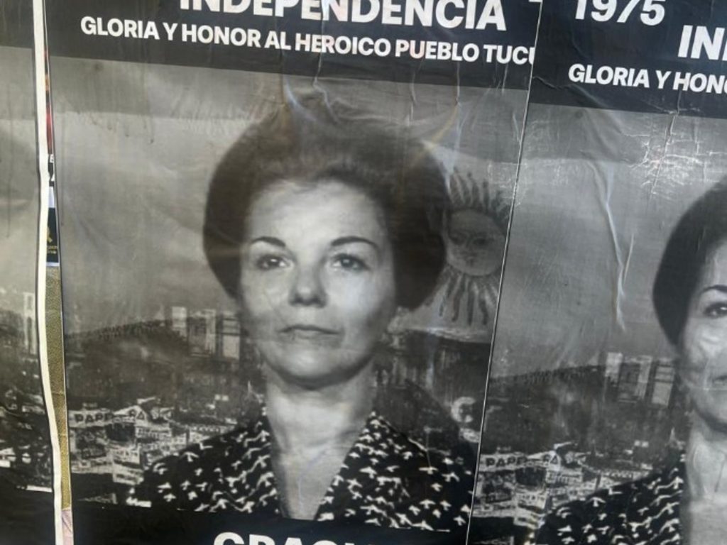 El Congreso amaneció empapelado con afiches de reivindicación a Isabel Perón y Villarruel negó tener vinculación