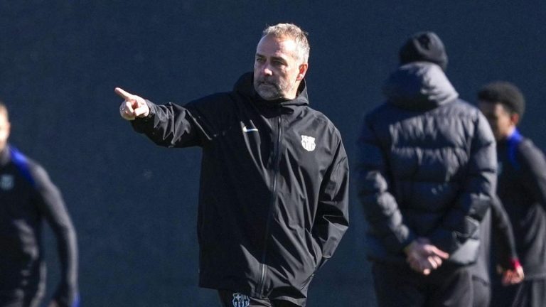 "Me queda otra temporada, es mucho para un entrenador"