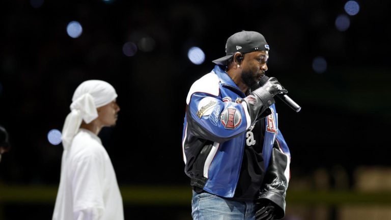 Kendrick Lamar imparte un curso de hip hop en la Super Bowl