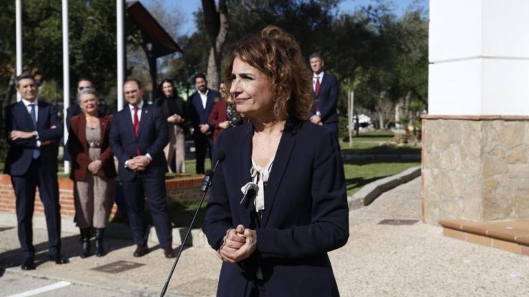 El salario mínimo pagará por primera vez el IRPF tras la última subida