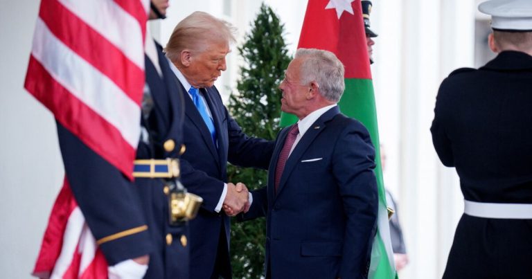 Trump insiste en tomar control de Gaza; Jordania y Egipto rechazan su propuesta