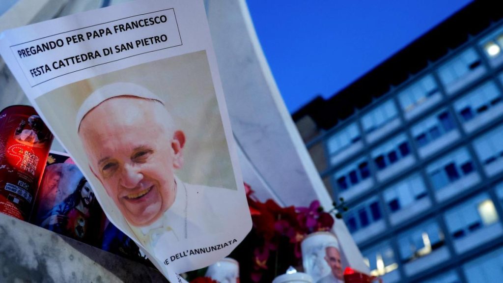 El papa Francisco pasa una noche tranquila tras su crisis respiratoria