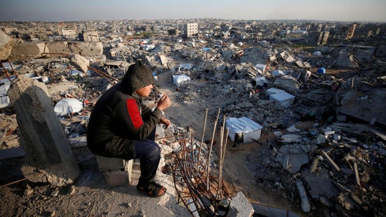 Canje de cuatro cadáveres de rehenes israelíes y más de 600 presos palestinos