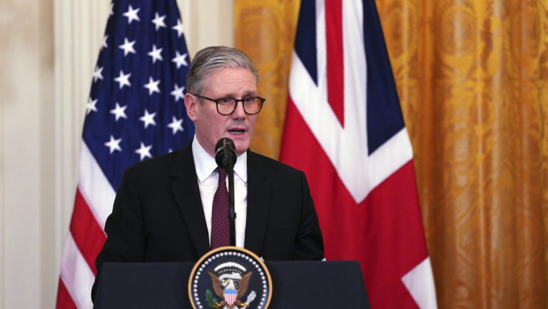 Primer ministro británico ve