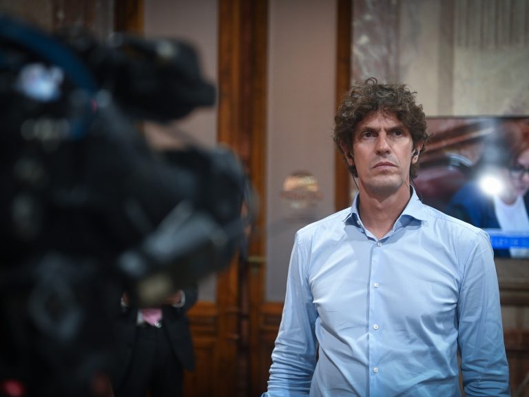 Martín Lousteau dijo que estaría dispuesto a una alianza con el peronismo si Milei avanza contra las instituciones