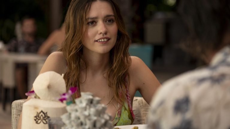 A Aimee Lou Wood la conocimos en ‘Sex Education’, pero nos hemos enamorado de ella en ‘The White Lotus’