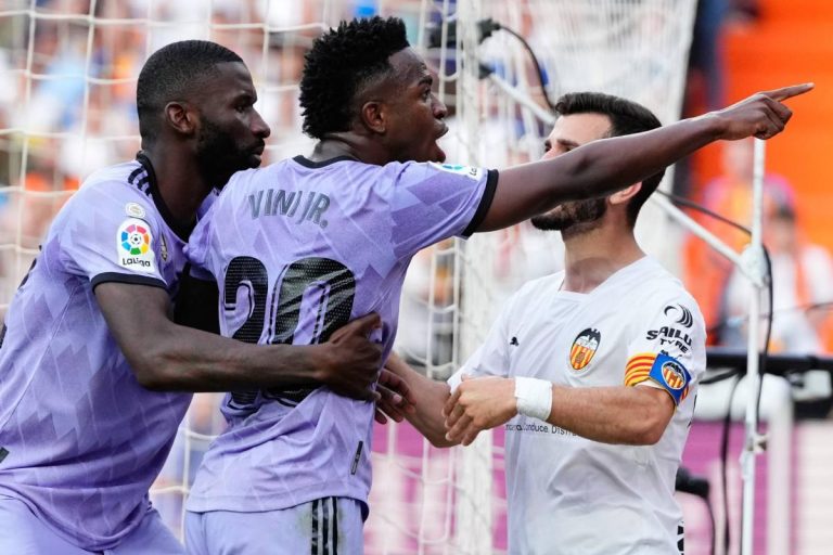 Courtois no se olvida de los insultos a Vinicius en Valencia y pide "más contundencia" contra el racismo