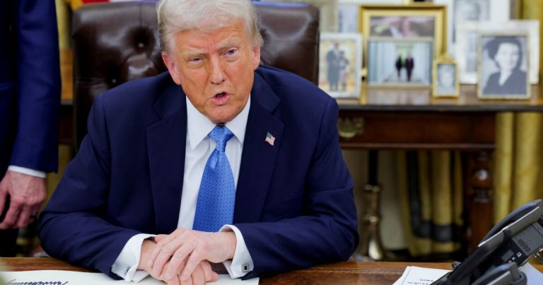 Donald Trump impone aranceles del 25% a México