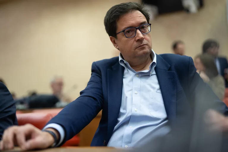 El PSOE propone extender hasta los 72 años la jubilación forzosa de los funcionarios
