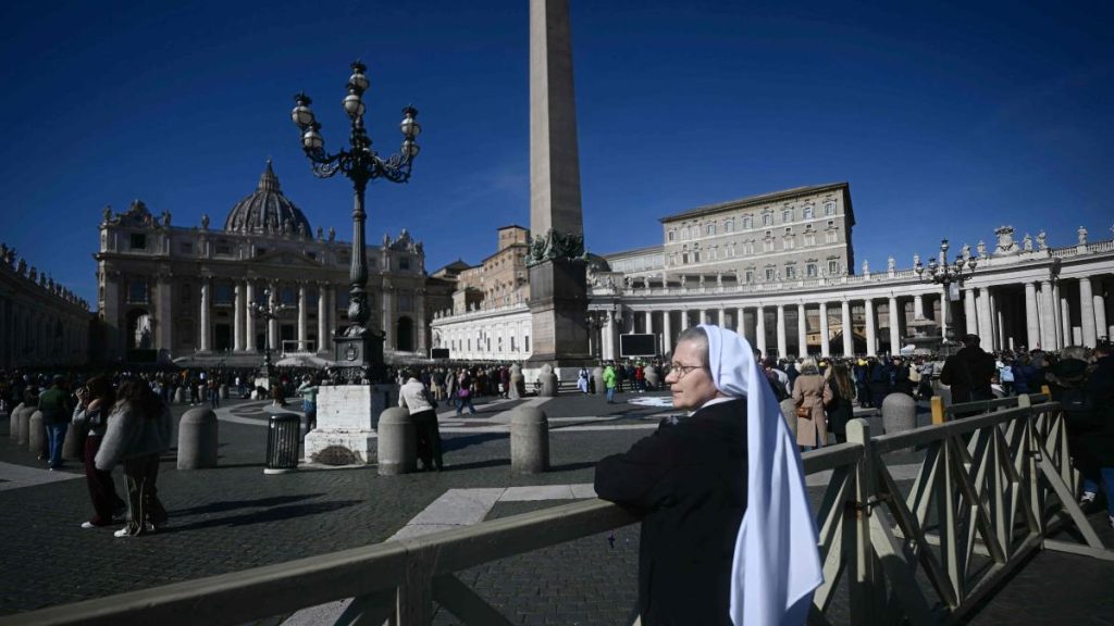 El Papa se disculpa por faltar a la misa del domingo en el Vaticano