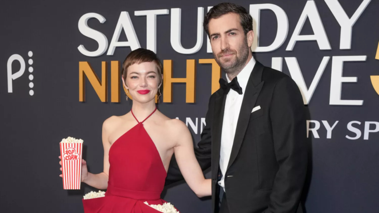 El divertido look de Emma Stone firmado por Louis Vuitton tiene un profundo mensaje de sororidad