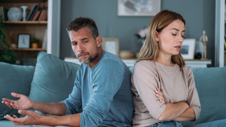 El fin de una relación y las señales de la psicología de que se acerca