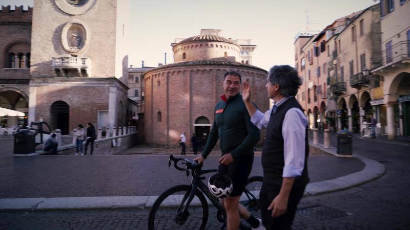 Fabio-Grosso-le-curiosita-la-bici-il-padel-lIran-i.jpg