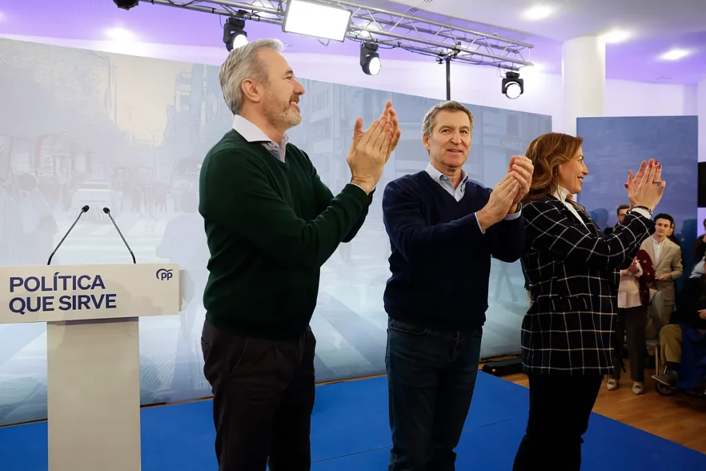 Feijóo alinea a los grandes alcaldes del PP para reforzar la seguridad de las ciudades y protegerlas contra la okupación