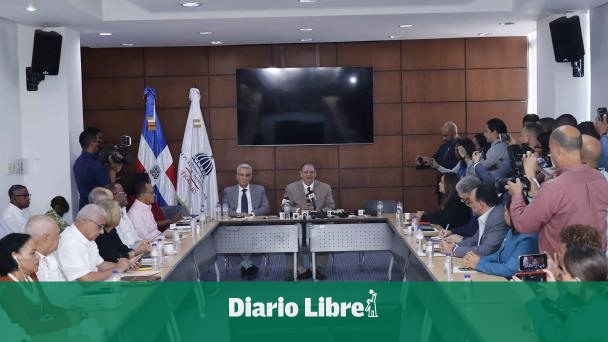 Gobierno defiende propuesta de un 20 % de aumento salarial