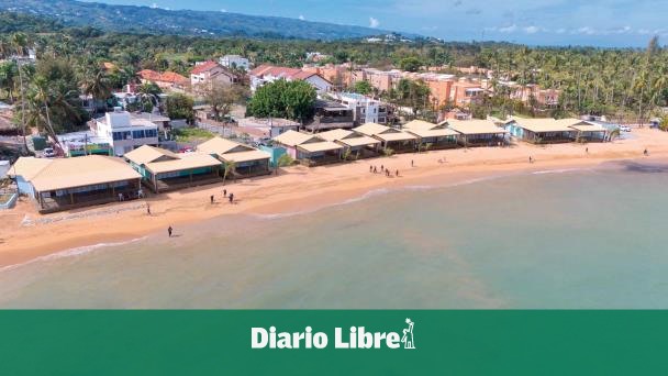 Gobierno entrega reconstruida plaza del Pueblo de Los Pescadores
