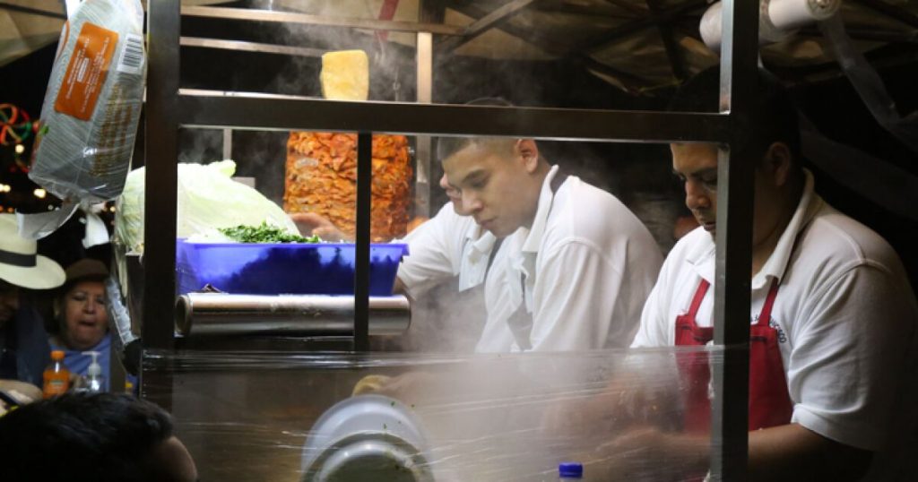 Inflación de servicios repunta en febrero pese a menor dinamismo económico
