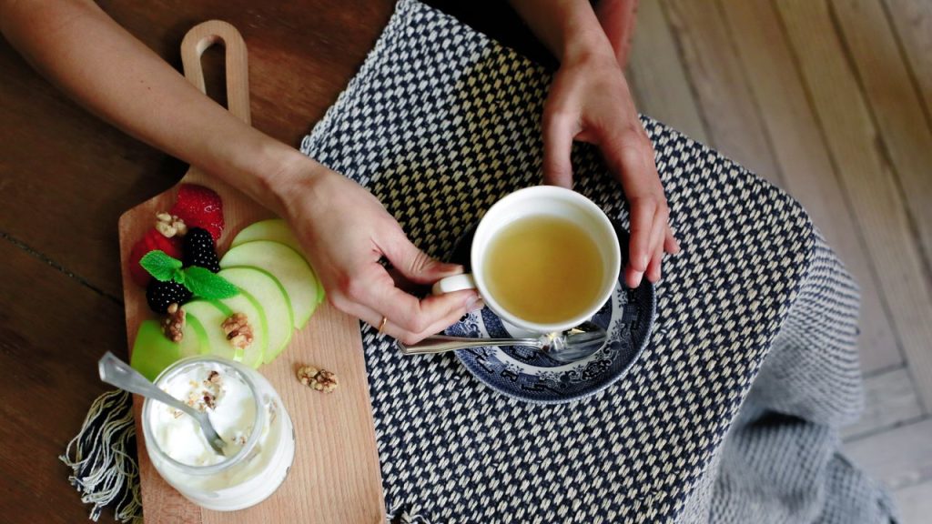 Infusiones antiinflamatorias: las que ayudan a reducir volumen e hinchazón abdominal
