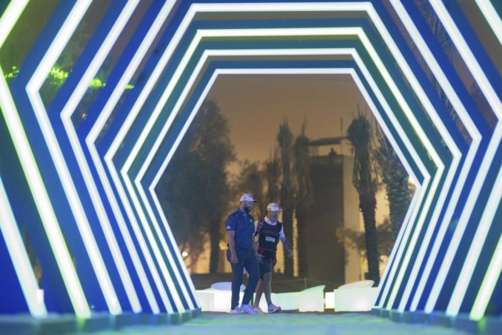 Jon Rahm acaba con el gatillo frío en el desierto