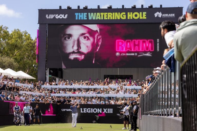 Jon Rahm se mete en la batalla latina de Adelaida con un golpazo