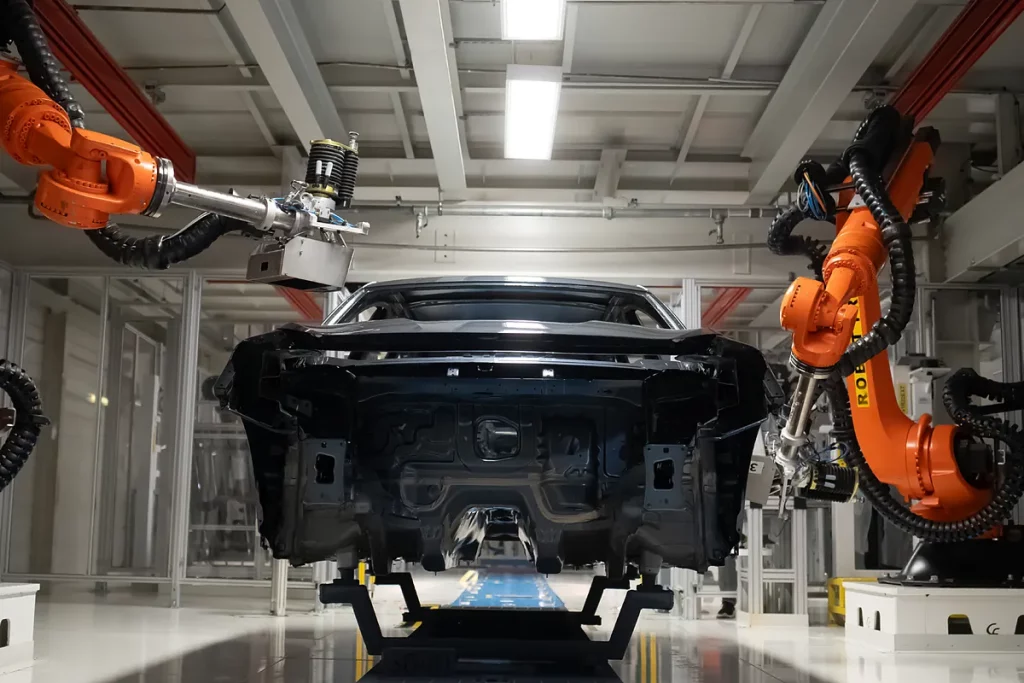 La facturación industrial repunta un 0,4% en 2024 gracias al avance del 6,8% en diciembre