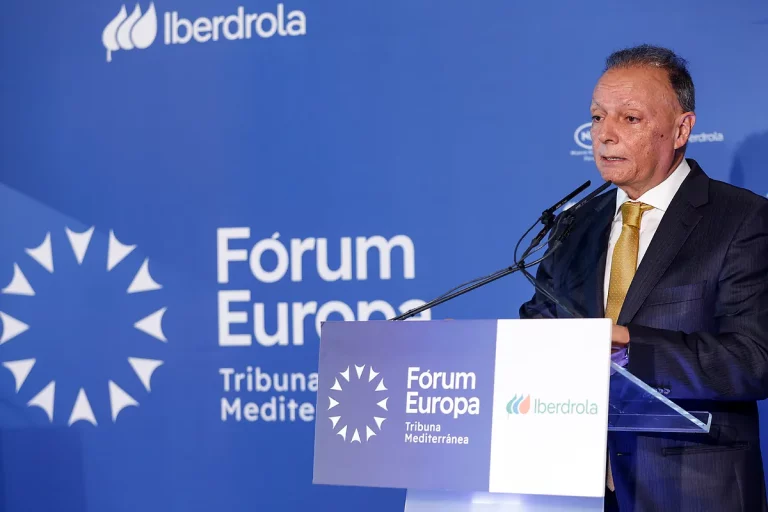 La patronal valenciana reclama también "financiación singular" para su comunidad