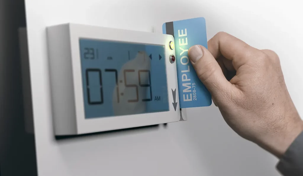 Las empresas tendrán que entregar a los trabajadores un recibo con las horas extra con el nuevo registro horario