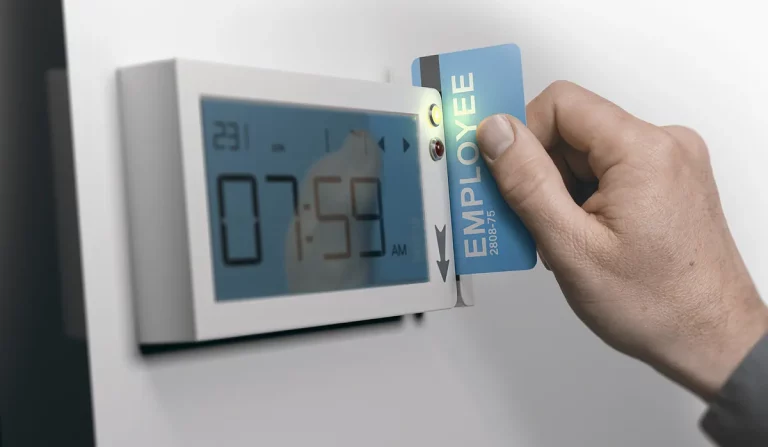 Las empresas tendrán que entregar a los trabajadores un recibo con las horas extra con el nuevo registro horario