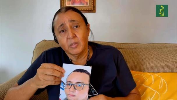 Madre taxista desaparecido ofrece recompesa por información su hijo