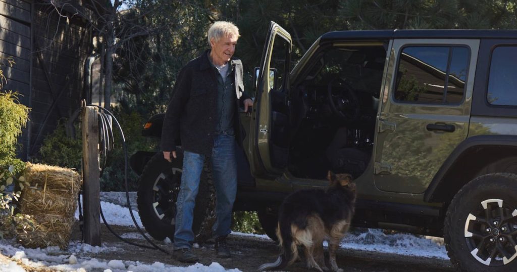 "Manual del propietario" es una película de Jeep protagonizada por Harrison Ford