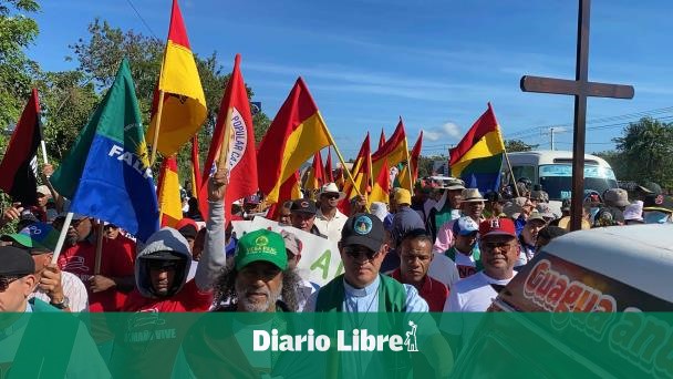Marchan en rechazo a la presa de colas de Barrick Pueblo Viejo