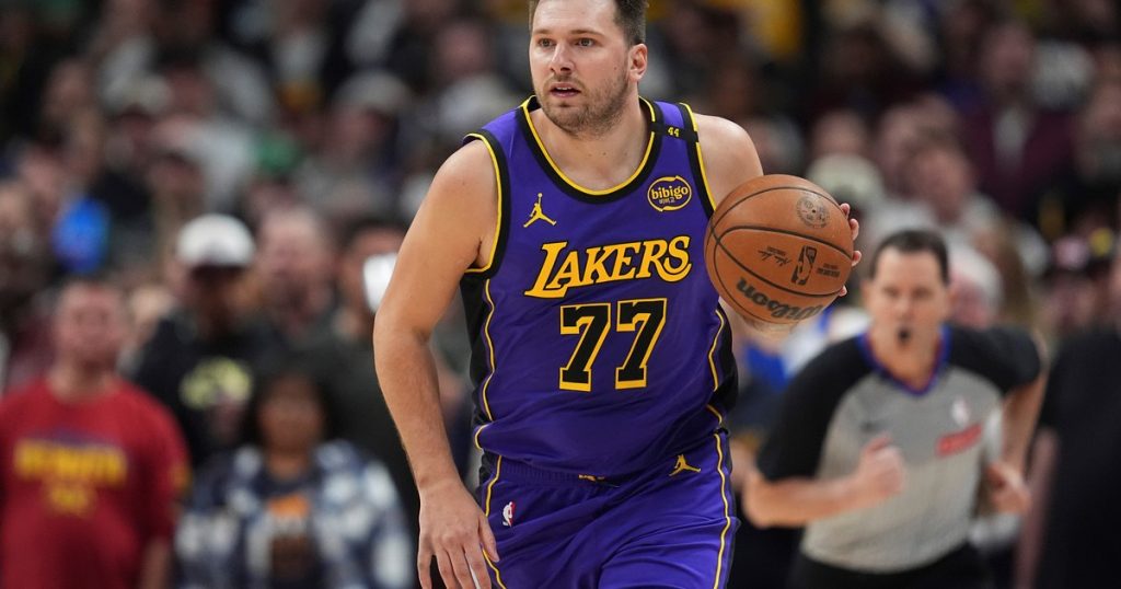 NBA: LeBron y Doncic salieron de picnic con los Lakers :: Olé